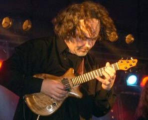 Andel & his electric ukulele in RL